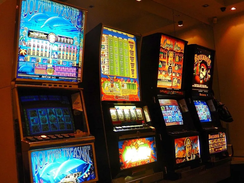 Pokies vs Slots: Why the Game You Play at a Local Aussie Casino Hits Differently